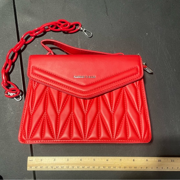 New Quilted Red Small Purse! - Picture 1 of 3